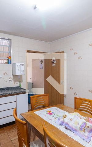 Casa à venda com 215m², 3 quartos e 2 vagas Casa à venda com 215m², 3 quartos e 2 vagasCozinha