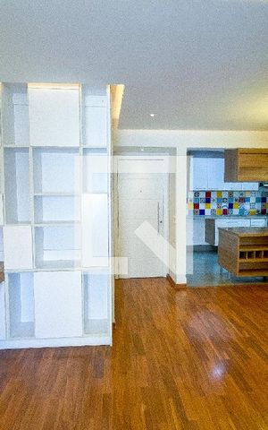 Apartamento para alugar com 74m², 2 quartos e 1 vaga Apartamento para alugar com 74m², 2 quartos e 1 vagaSala