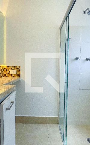 Apartamento para alugar com 74m², 2 quartos e 1 vaga Apartamento para alugar com 74m², 2 quartos e 1 vagaBanheiro da Suíte