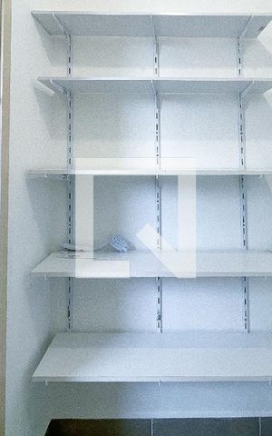 Apartamento para alugar com 74m², 2 quartos e 1 vaga Apartamento para alugar com 74m², 2 quartos e 1 vagaBanheiro de serviço