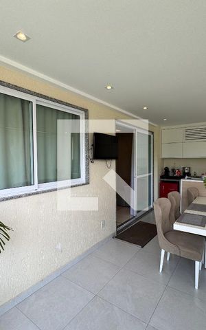 Apartamento à venda com 120m², 3 quartos e 2 vagas Apartamento à venda com 120m², 3 quartos e 2 vagasVaranda