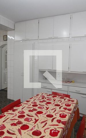 Casa à venda com 200m², 4 quartos e 2 vagasCozinha