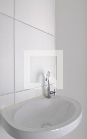 Apartamento para alugar com 38m², 2 quartos e sem vagaBanheiro
