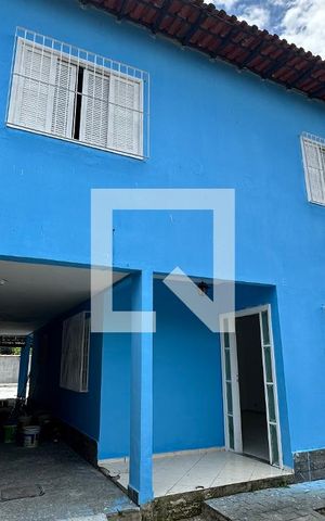 Casa de condomínio à venda com 300m², 3 quartos e 3 vagas Casa de condomínio à venda com 300m², 3 quartos e 3 vagasFachada