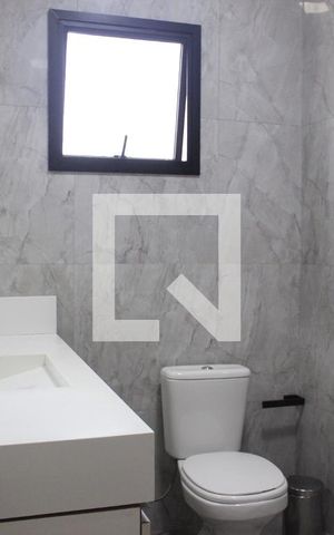 Casa à venda com 220m², 3 quartos e 6 vagasBanheiro da Suíte  1
