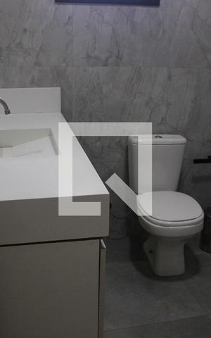 Casa à venda com 220m², 3 quartos e 6 vagasBanheiro da Suíte  1