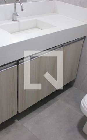 Casa à venda com 220m², 3 quartos e 6 vagasBanheiro da Suíte  1