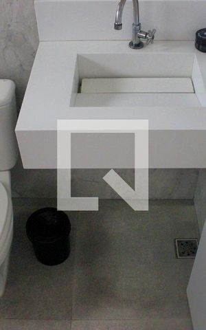 Casa à venda com 220m², 3 quartos e 6 vagasBanheiro da Suíte  2