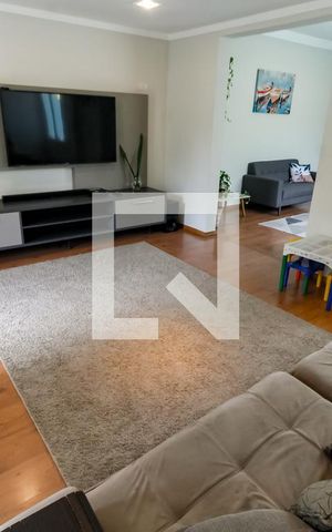 Casa à venda com 135m², 3 quartos e 1 vaga Casa à venda com 135m², 3 quartos e 1 vagaSala de TV