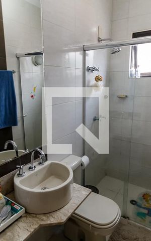 Casa à venda com 135m², 3 quartos e 1 vaga Casa à venda com 135m², 3 quartos e 1 vagaBanheiro da Suíte 1