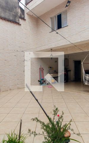 Casa à venda com 260m², 3 quartos e 4 vagas Casa à venda com 260m², 3 quartos e 4 vagasQuintal
