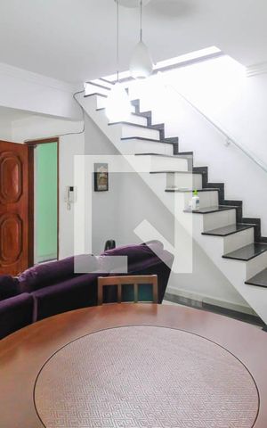 Casa à venda com 162m², 3 quartos e 2 vagas Casa à venda com 162m², 3 quartos e 2 vagasSala