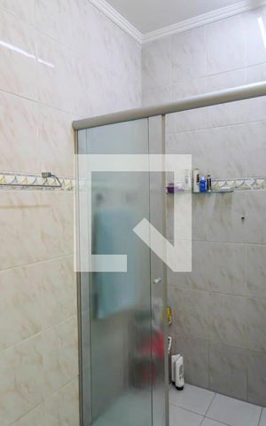 Casa à venda com 162m², 3 quartos e 2 vagas Casa à venda com 162m², 3 quartos e 2 vagasBanheiro