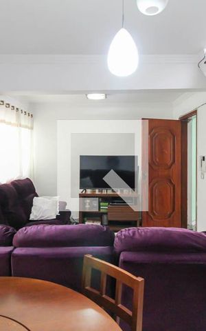Casa à venda com 162m², 3 quartos e 2 vagas Casa à venda com 162m², 3 quartos e 2 vagasSala