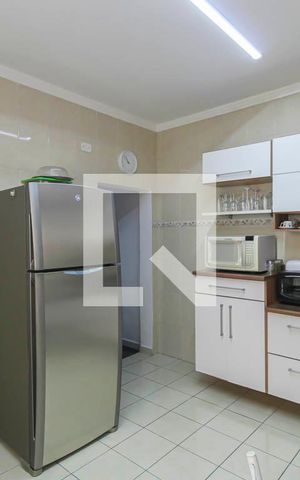 Casa à venda com 162m², 3 quartos e 2 vagas Casa à venda com 162m², 3 quartos e 2 vagasCozinha