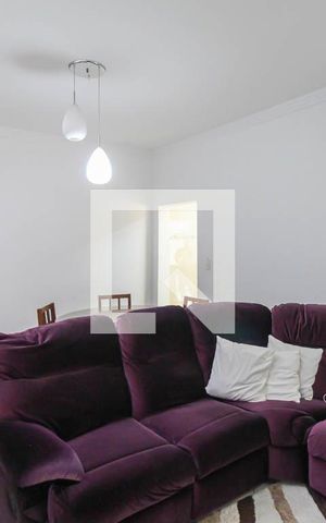 Casa à venda com 162m², 3 quartos e 2 vagas Casa à venda com 162m², 3 quartos e 2 vagasSala