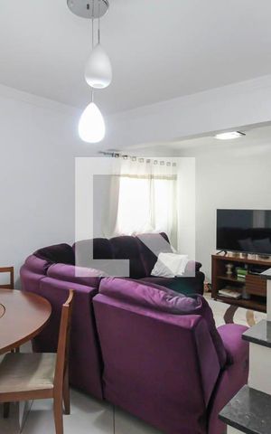 Casa à venda com 162m², 3 quartos e 2 vagas Casa à venda com 162m², 3 quartos e 2 vagasSala