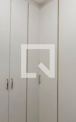 Apartamento à venda com 162m², 4 quartos e 2 vagas Apartamento à venda com 162m², 4 quartos e 2 vagasQuarto de Serviço