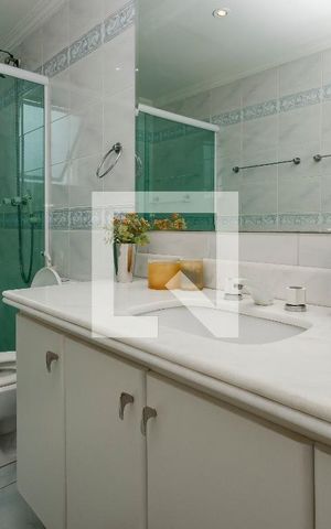 Apartamento à venda com 162m², 4 quartos e 2 vagas Apartamento à venda com 162m², 4 quartos e 2 vagasBanheiro