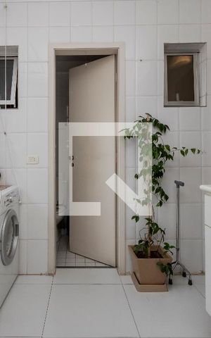 Apartamento à venda com 162m², 4 quartos e 2 vagas Apartamento à venda com 162m², 4 quartos e 2 vagasÁrea de Serviço