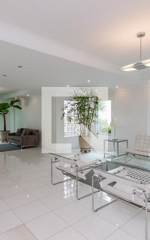 Apartamento à venda com 162m², 4 quartos e 2 vagas Apartamento à venda com 162m², 4 quartos e 2 vagasÁrea comum