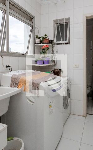 Apartamento à venda com 162m², 4 quartos e 2 vagas Apartamento à venda com 162m², 4 quartos e 2 vagasÁrea de Serviço
