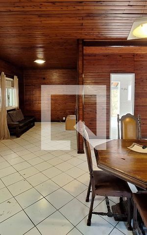 Casa à venda com 360m², 3 quartos e 2 vagas Casa à venda com 360m², 3 quartos e 2 vagasSala
