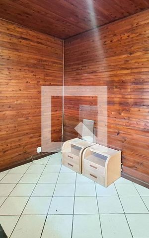 Casa à venda com 360m², 3 quartos e 2 vagas Casa à venda com 360m², 3 quartos e 2 vagasSala