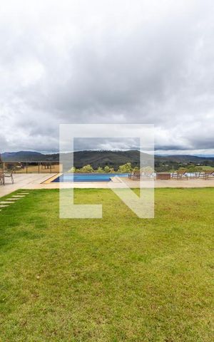 Casa de condomínio à venda com 800m², 5 quartos e 6 vagas Casa de condomínio à venda com 800m², 5 quartos e 6 vagasÁrea comum