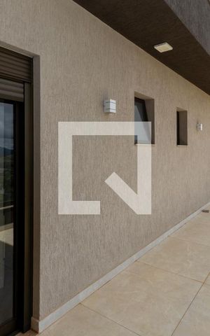 Casa de condomínio à venda com 800m², 5 quartos e 6 vagas Casa de condomínio à venda com 800m², 5 quartos e 6 vagasFachada
