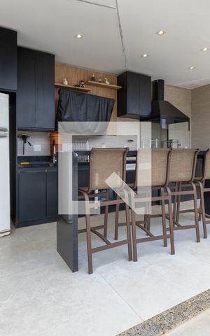 Casa de condomínio à venda com 800m², 5 quartos e 6 vagas Casa de condomínio à venda com 800m², 5 quartos e 6 vagasÁrea comum - Churrasqueira