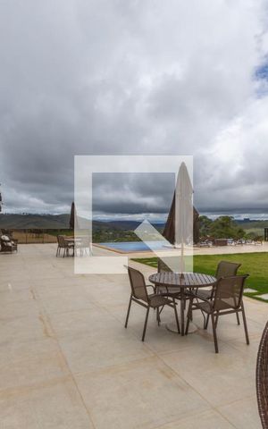 Casa de condomínio à venda com 800m², 5 quartos e 6 vagas Casa de condomínio à venda com 800m², 5 quartos e 6 vagasÁrea comum