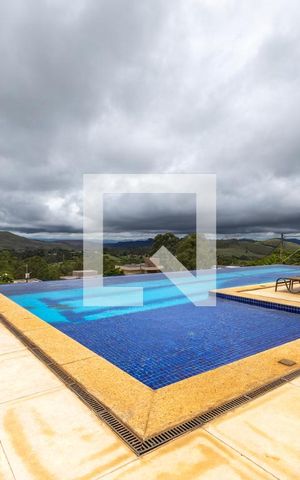 Casa de condomínio à venda com 800m², 5 quartos e 6 vagas Casa de condomínio à venda com 800m², 5 quartos e 6 vagasÁrea comum - Piscina