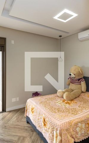 Casa de condomínio à venda com 800m², 5 quartos e 6 vagas Casa de condomínio à venda com 800m², 5 quartos e 6 vagasQuarto 3