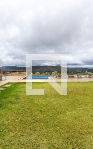 Casa de condomínio à venda com 800m², 5 quartos e 6 vagas Casa de condomínio à venda com 800m², 5 quartos e 6 vagasÁrea comum