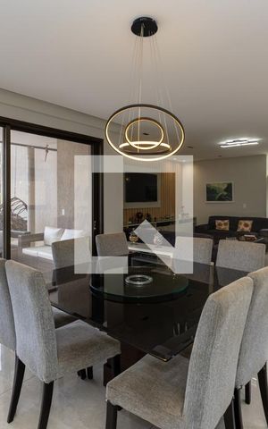 Casa de condomínio à venda com 800m², 5 quartos e 6 vagas Casa de condomínio à venda com 800m², 5 quartos e 6 vagasSala de Jantar