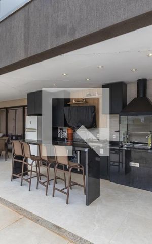 Casa de condomínio à venda com 800m², 5 quartos e 6 vagas Casa de condomínio à venda com 800m², 5 quartos e 6 vagasÁrea comum - Churrasqueira