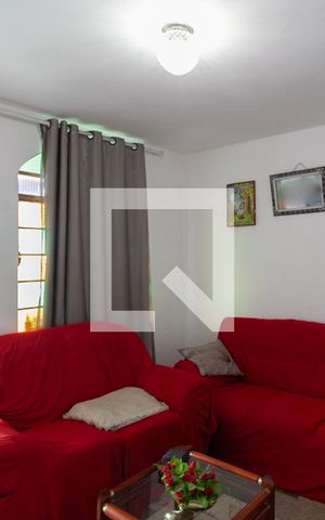 Casa à venda com 284m², 6 quartos e 6 vagas Casa à venda com 284m², 6 quartos e 6 vagasSala