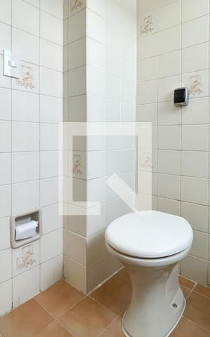 Apartamento à venda com 60m², 2 quartos e 1 vaga Apartamento à venda com 60m², 2 quartos e 1 vagaBanheiro Social