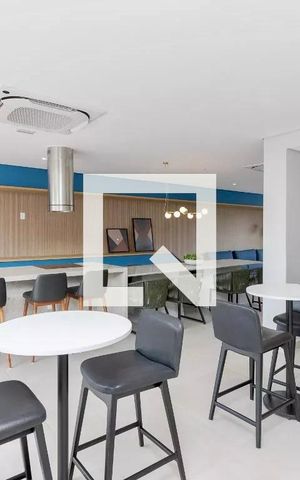 Studio para alugar com 28m², 0 quarto e sem vaga Studio para alugar com 28m², 0 quarto e sem vagaSalão de Festas