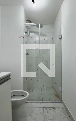 Studio para alugar com 28m², 0 quarto e sem vaga Studio para alugar com 28m², 0 quarto e sem vagaBanheiro
