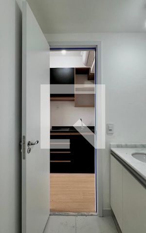 Studio para alugar com 28m², 0 quarto e sem vaga Studio para alugar com 28m², 0 quarto e sem vagaBanheiro