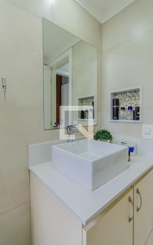 Apartamento à venda com 133m², 4 quartos e 2 vagas Apartamento à venda com 133m², 4 quartos e 2 vagasBanheiro Social