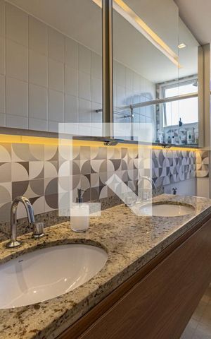 Apartamento à venda com 136m², 3 quartos e 3 vagas Apartamento à venda com 136m², 3 quartos e 3 vagasBanheiro da Suíte