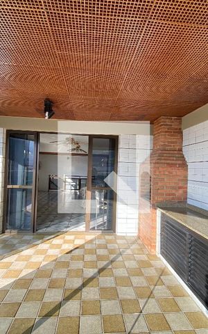 Apartamento à venda com 288m², 4 quartos e 2 vagas Apartamento à venda com 288m², 4 quartos e 2 vagasÁrea gourmet