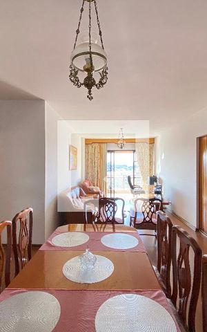Apartamento à venda com 288m², 4 quartos e 2 vagas Apartamento à venda com 288m², 4 quartos e 2 vagasSala
