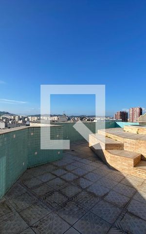 Apartamento à venda com 288m², 4 quartos e 2 vagas Apartamento à venda com 288m², 4 quartos e 2 vagasCobertura