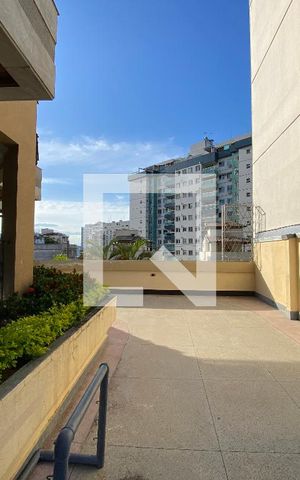 Apartamento à venda com 288m², 4 quartos e 2 vagas Apartamento à venda com 288m², 4 quartos e 2 vagasÁrea comum - Playground