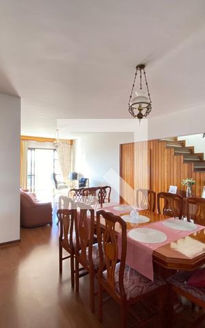 Apartamento à venda com 288m², 4 quartos e 2 vagas Apartamento à venda com 288m², 4 quartos e 2 vagasSala
