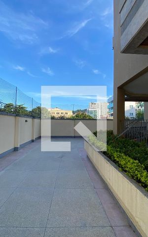 Apartamento à venda com 288m², 4 quartos e 2 vagas Apartamento à venda com 288m², 4 quartos e 2 vagasÁrea comum - Playground